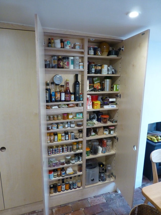 kitchen design usin reclaimed materials